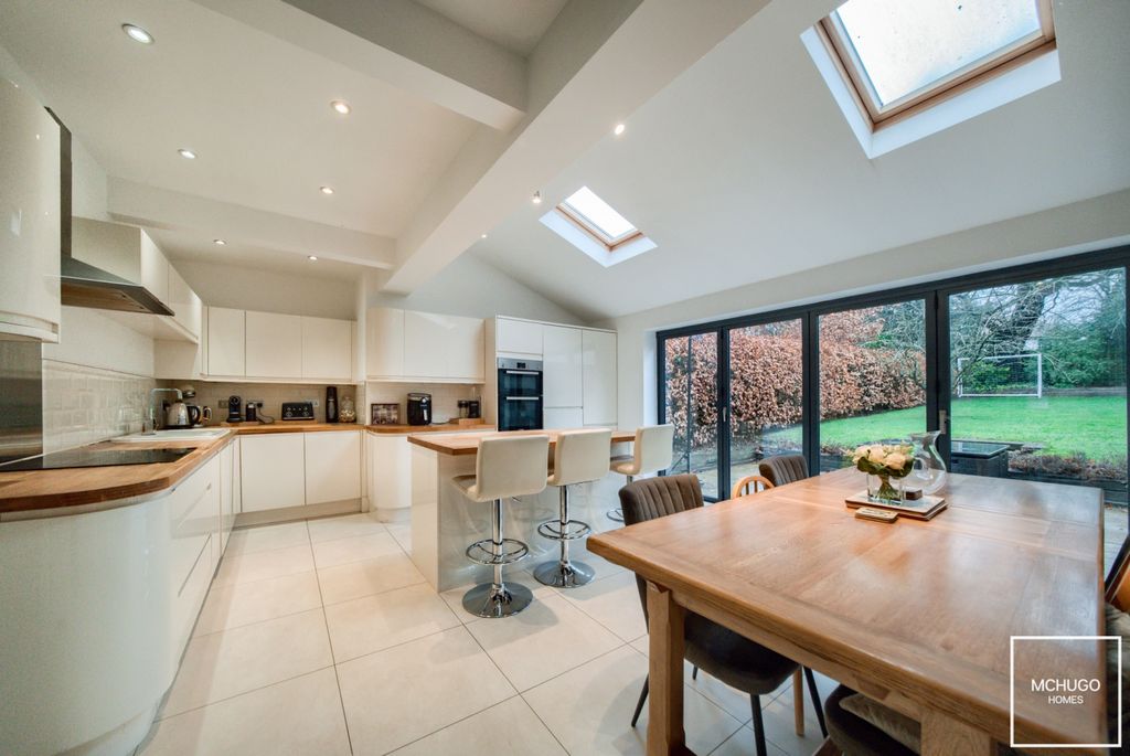 Property photo 3 of 23 Xt5A7286-Hdr(3)