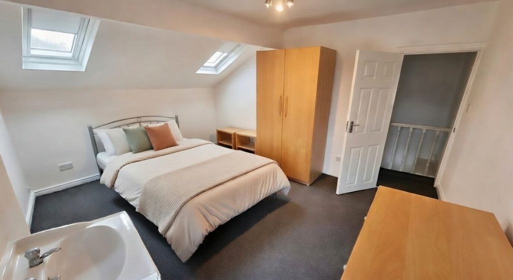 Property photo 3 of 10 Picture No. 11