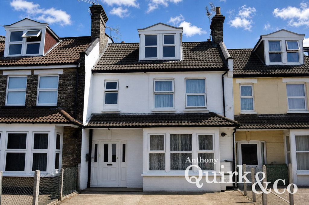 Property photo 1 of 3