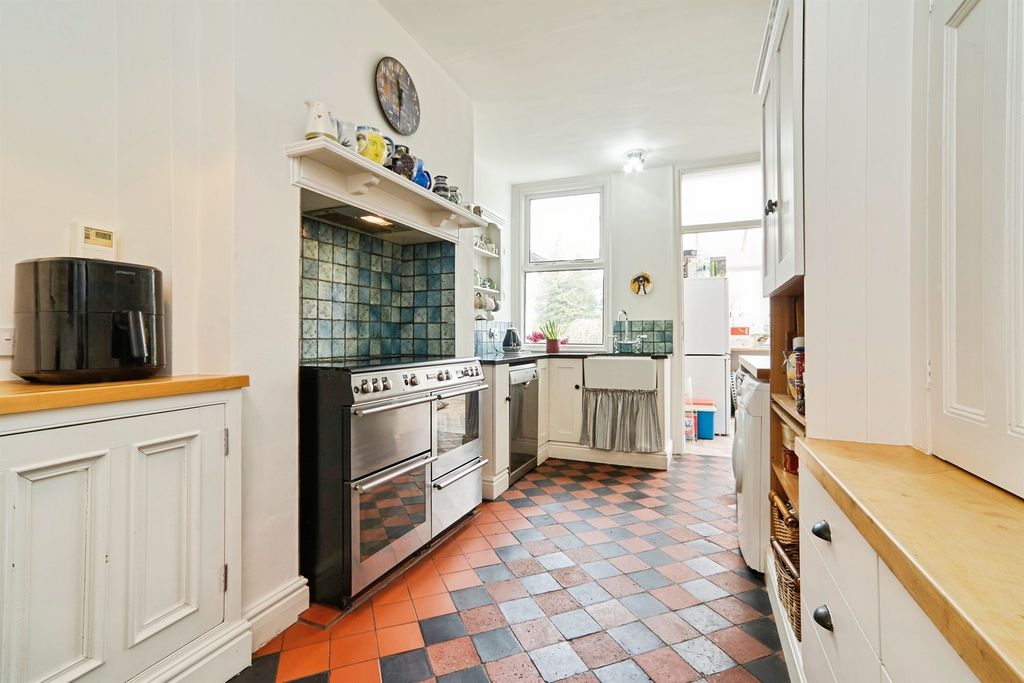 Property photo 3 of 21