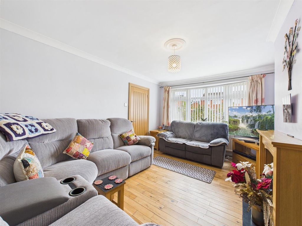 Property photo 3 of 14 Cam02435G0-Pr0060-Still003.Jpg