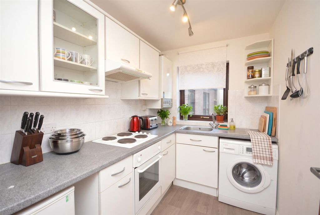 Property photo 1 of 5 Kitchen.Jpg