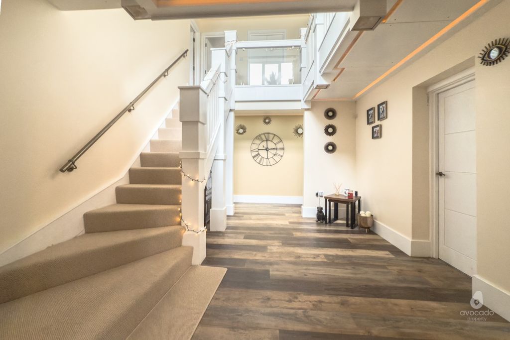 Property photo 2 of 40 4461883