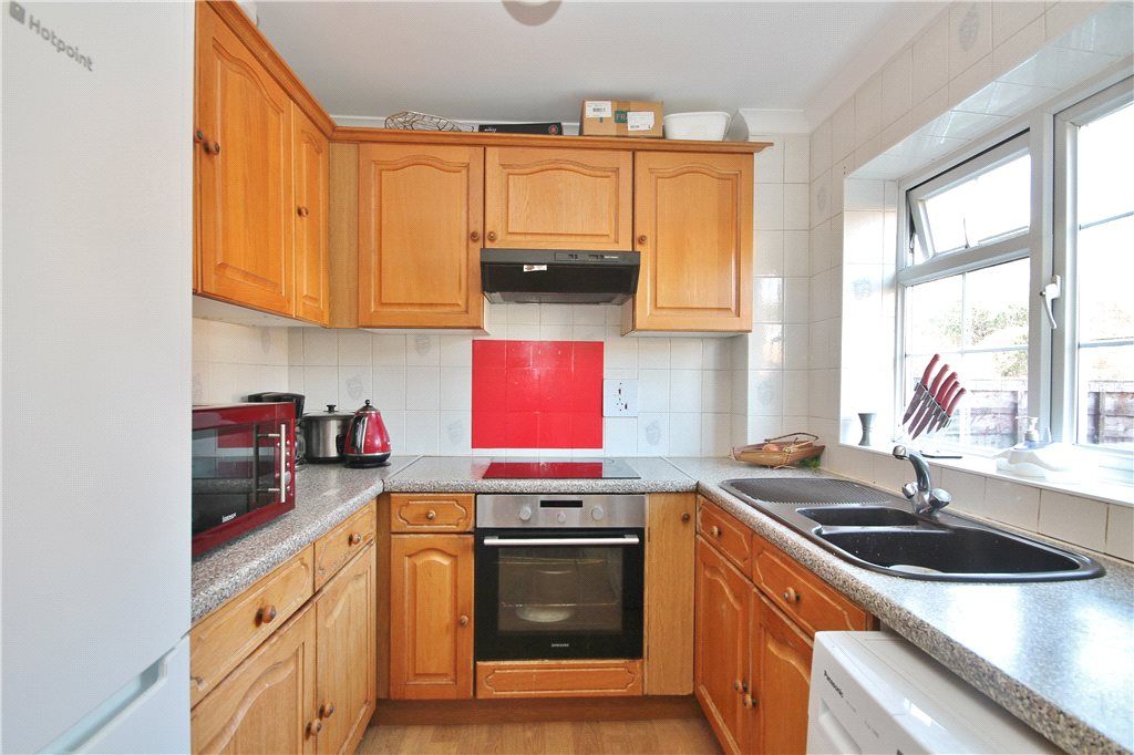 Property photo 3 of 9 Kitchen