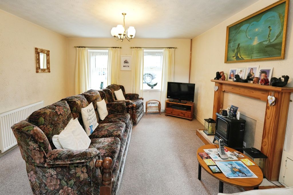 Property photo 2 of 15