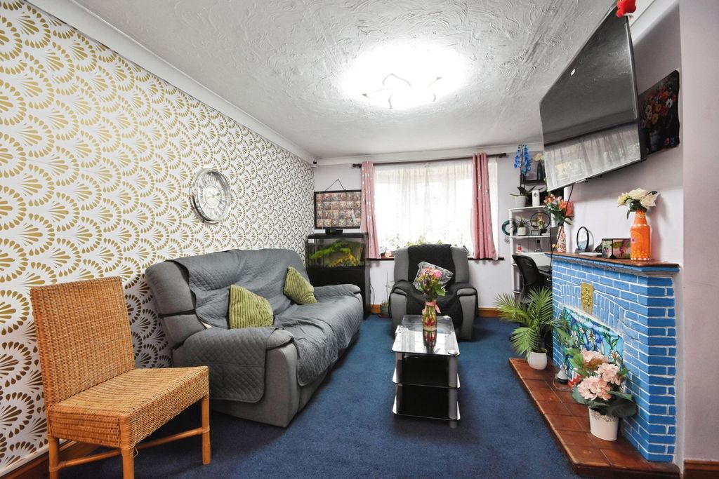 Property photo 3 of 15 Pbox-Img.Jpg