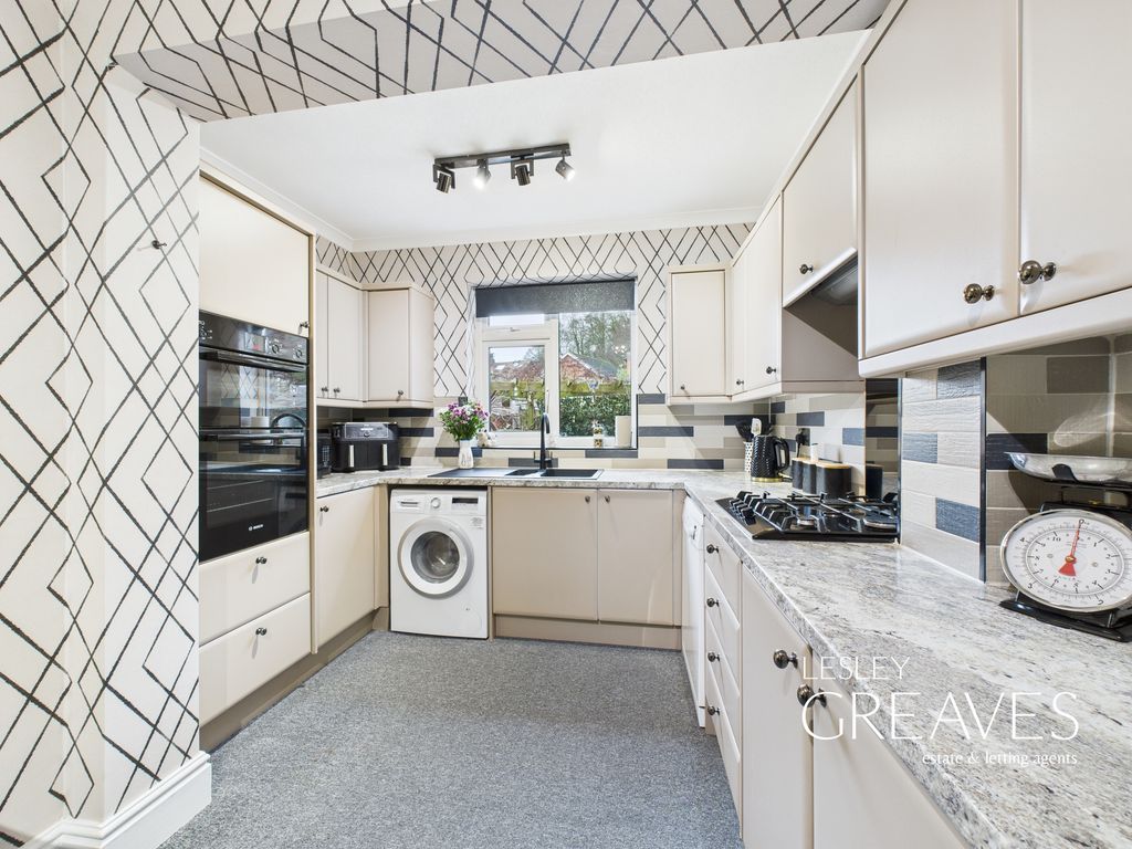 Property photo 3 of 21 Kitchen