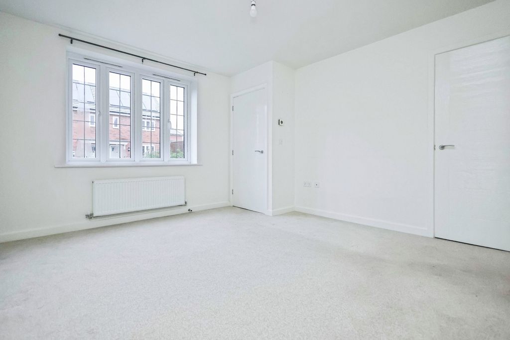 Property photo 2 of 17 Photo