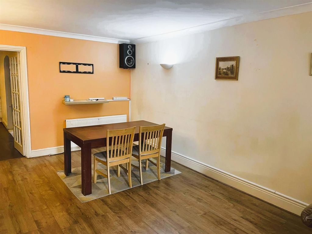 Property photo 3 of 15 71B1936F-5F72-4Ac1-A134-79Af24656d44.Jpeg