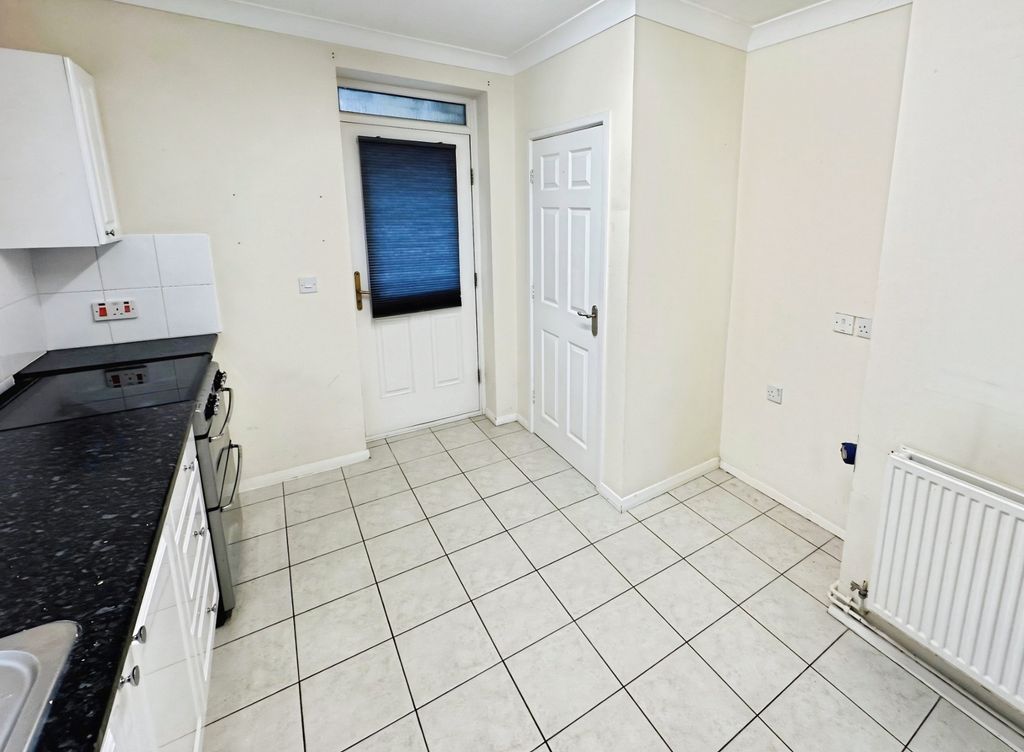 Property photo 2 of 18 Picture No. 06