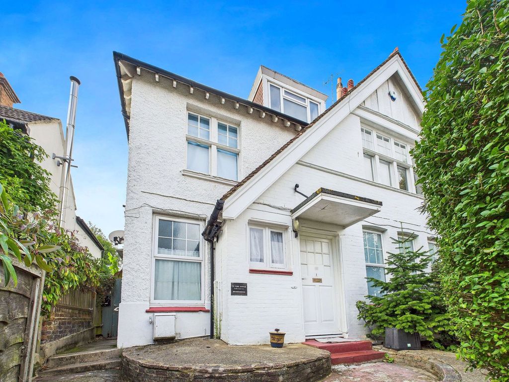 Property photo 2 of 10