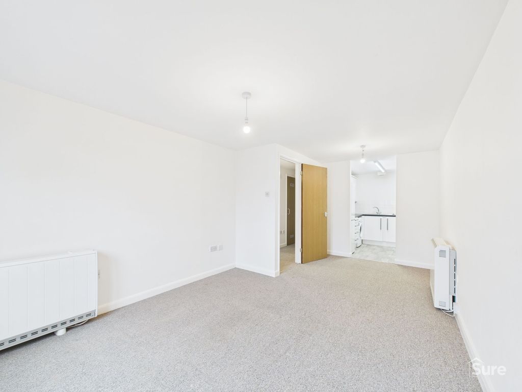 Property photo 3 of 7 Living Room