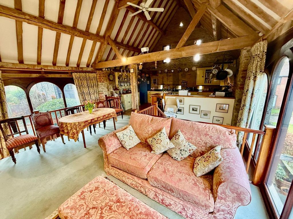 Property photo 3 of 18