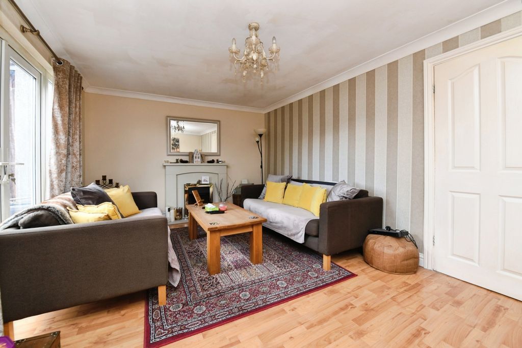 Property photo 3 of 19 Pbox-Img.Jpg