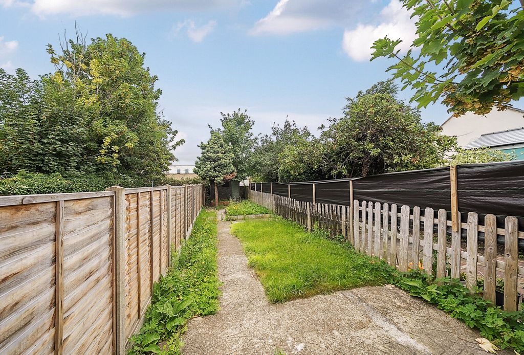 Property photo 3 of 15 Garden