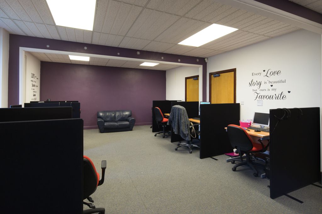 Property photo 2 of 9 Photo 1