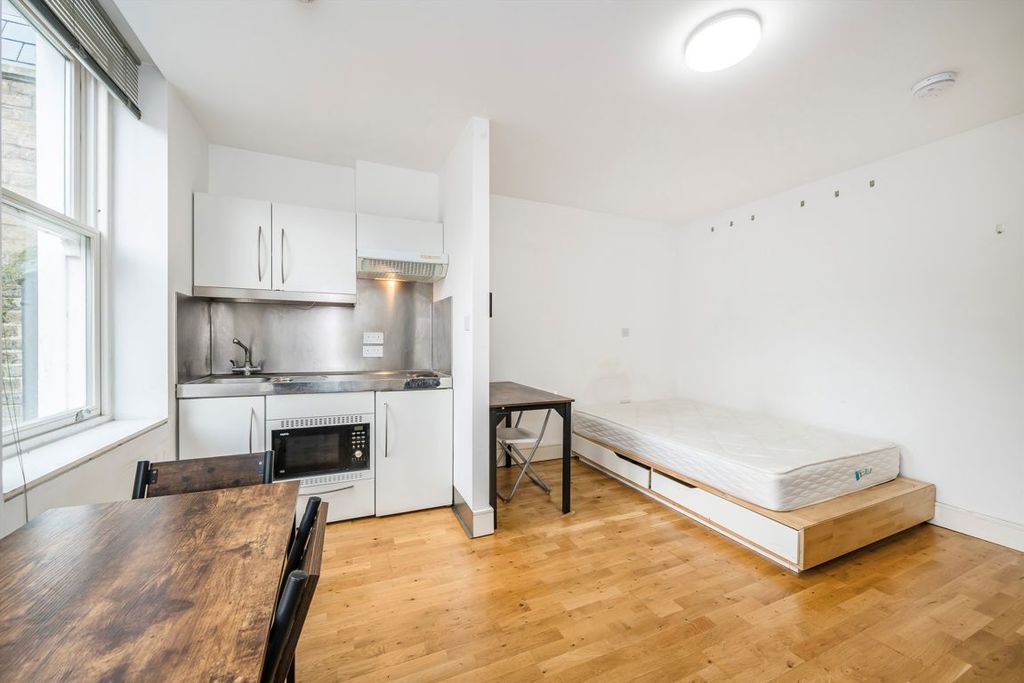 Property photo 3 of 4