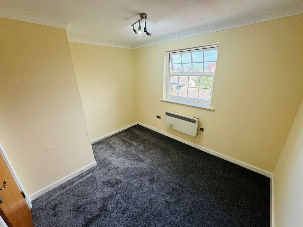 Property photo 3 of 7 Bedroom 2