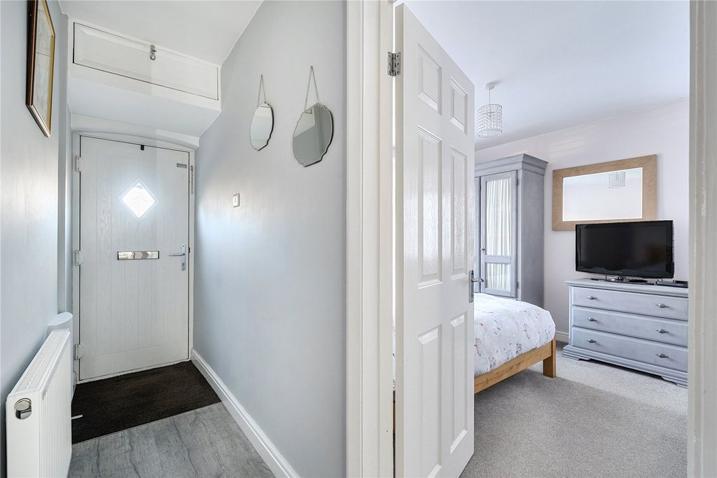 Property photo 3 of 32 Picture No. 13