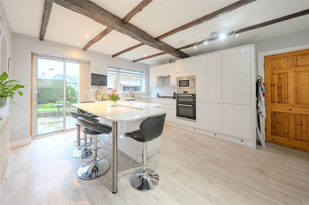 Property photo 2 of 17 Picture No. 16