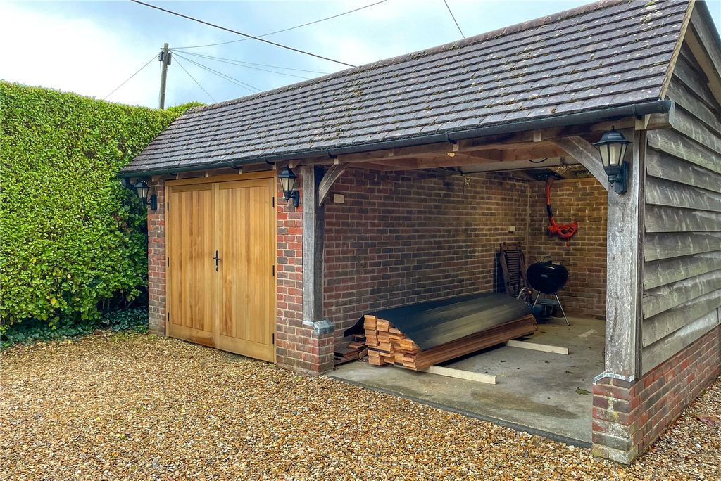 Property photo 2 of 40 Picture No. 15