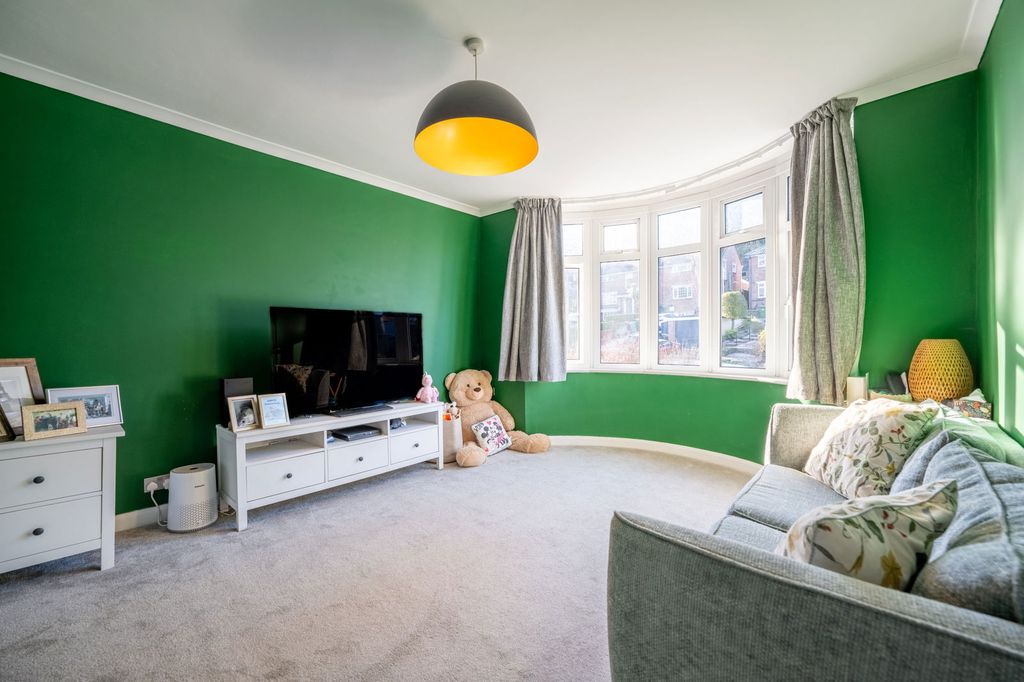 Property photo 3 of 34