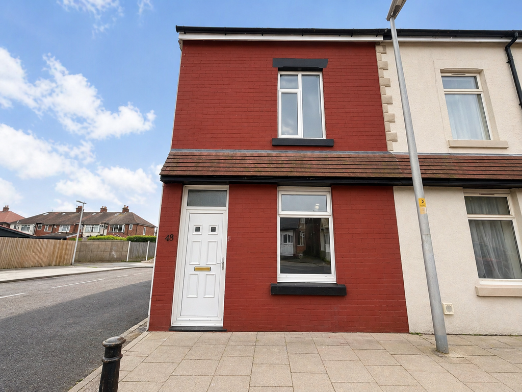 Property photo 1 of 12