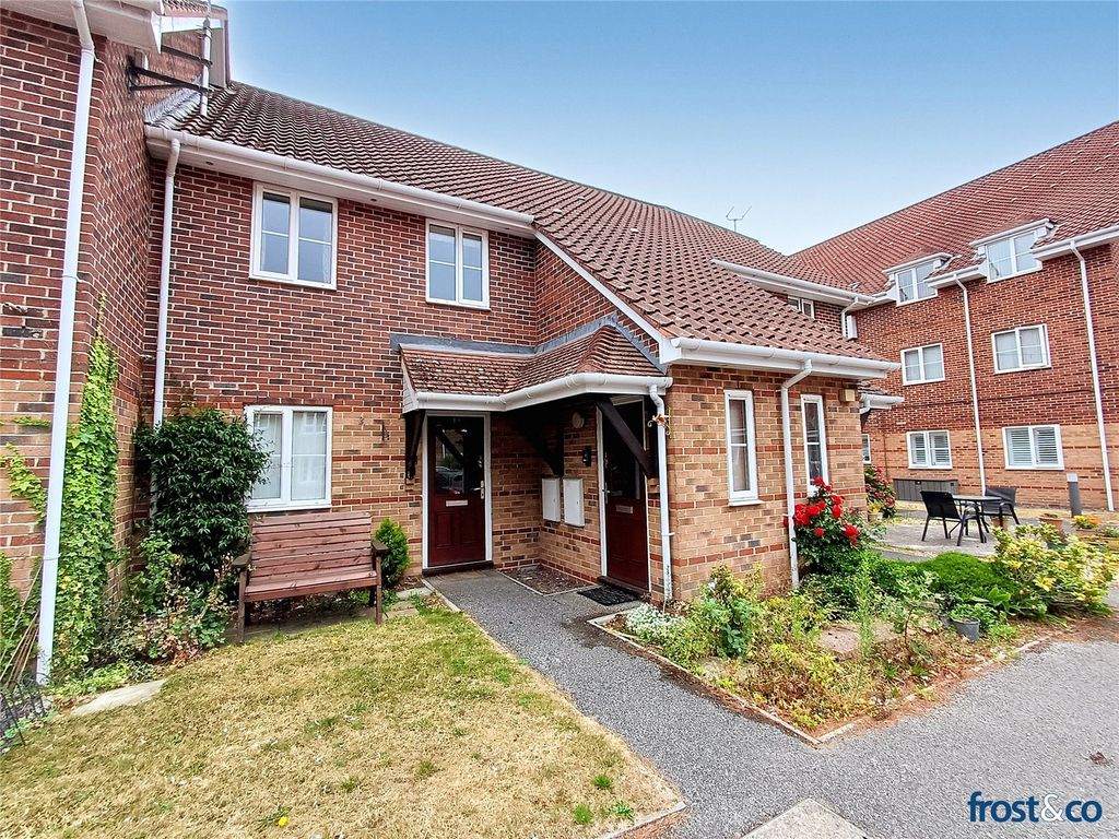 Property photo 1 of 12 Willow Park