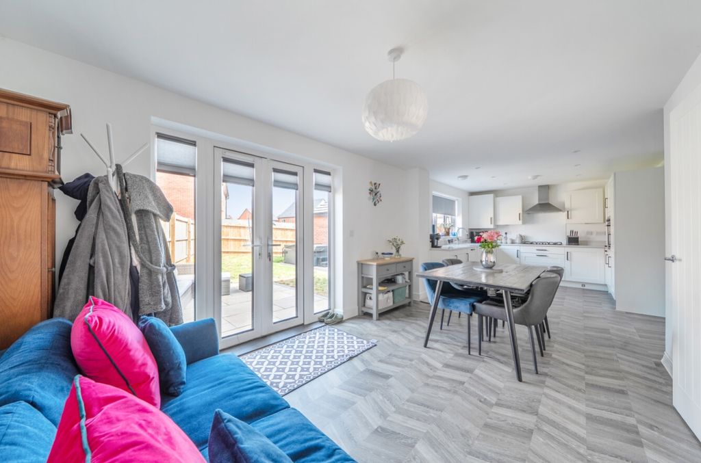 Property photo 3 of 27 1513569-13-6A8Eeaae8E870