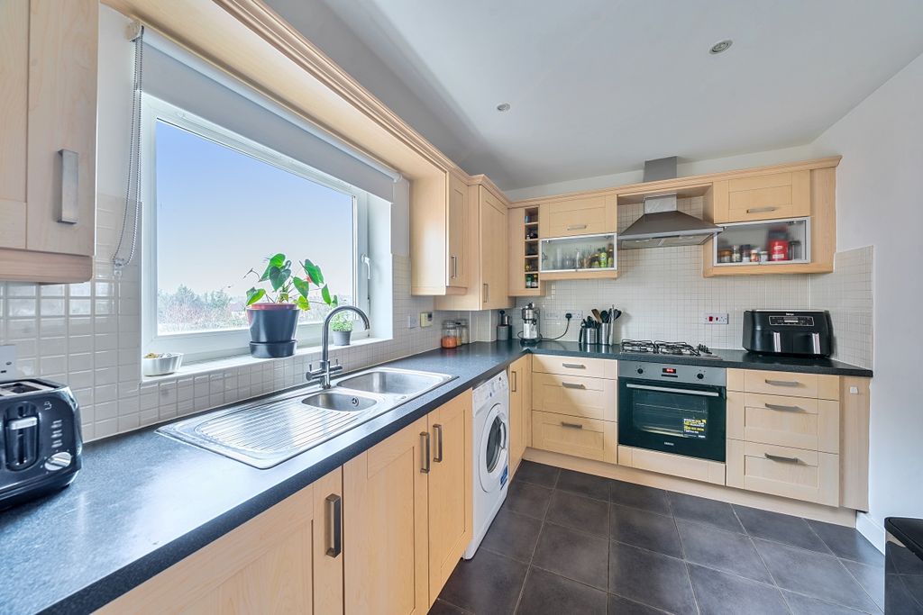 Property photo 3 of 6