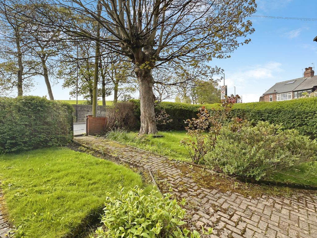 Property photo 3 of 12 Front Garden
