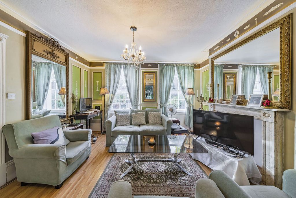 Property photo 1 of 22