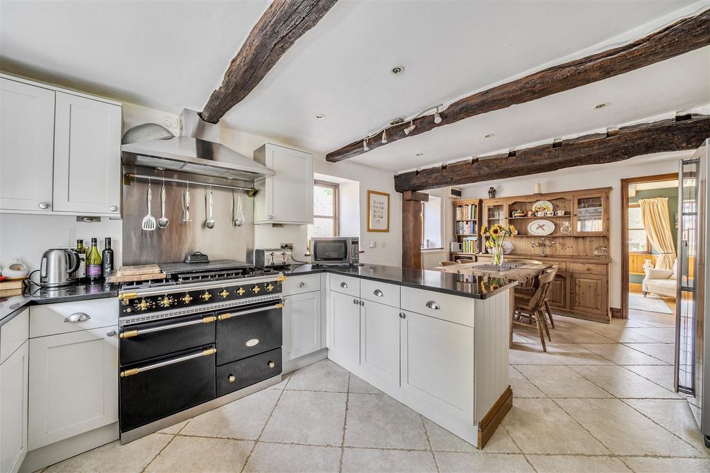 Property photo 2 of 18 Kitchen