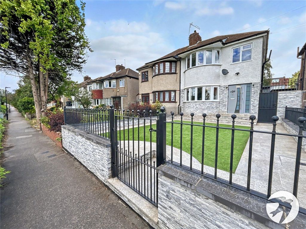 Property photo 1 of 39 Picture No. 32