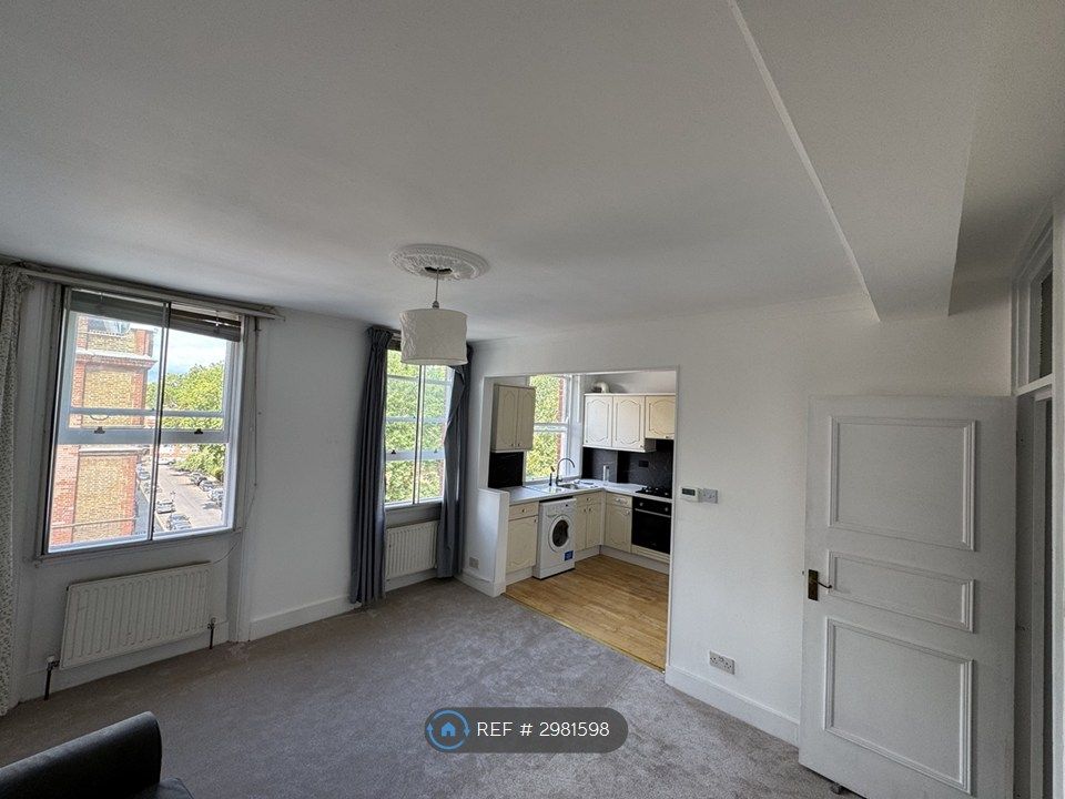 Property photo 1 of 26 Living Room