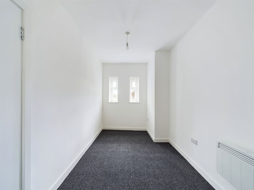Property photo 3 of 5 Cam01740G0-Pr0100-Still004
