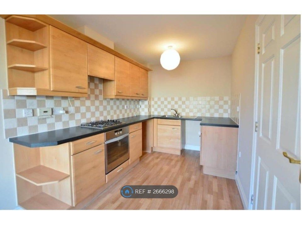 Property photo 3 of 16 Kitchn View 1