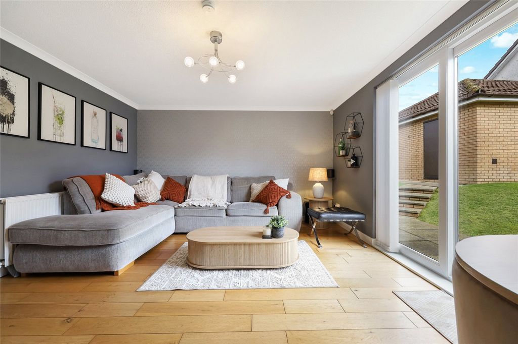 Property photo 2 of 21 Picture No. 16