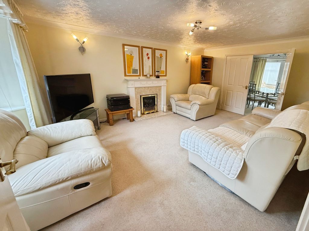 Property photo 3 of 23