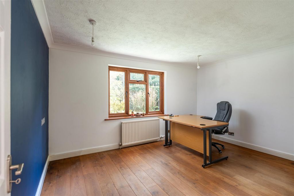 Additional image 8 of 6 bed detached house for saleCrawley Lane, Crawley RH10