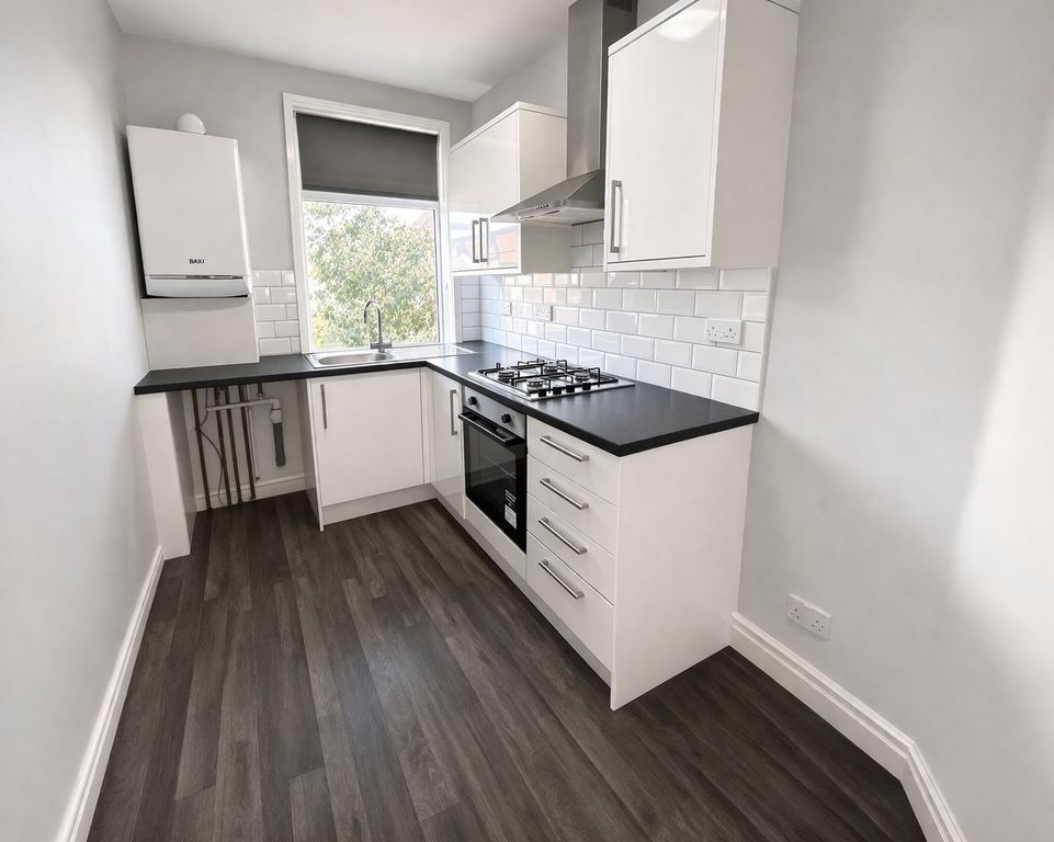 Property photo 3 of 6 Kitchen