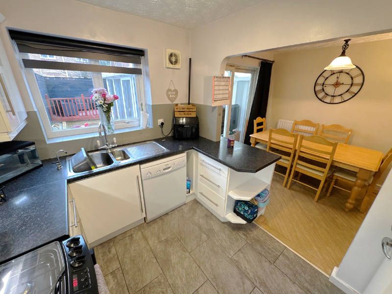 Property photo 2 of 24 Kitchen