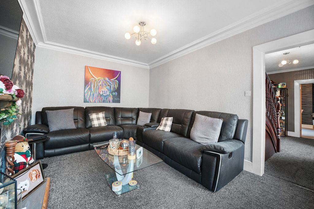 Property photo 3 of 31