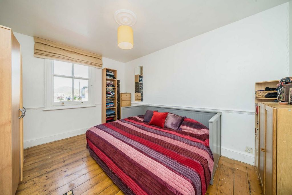 Property photo 3 of 4