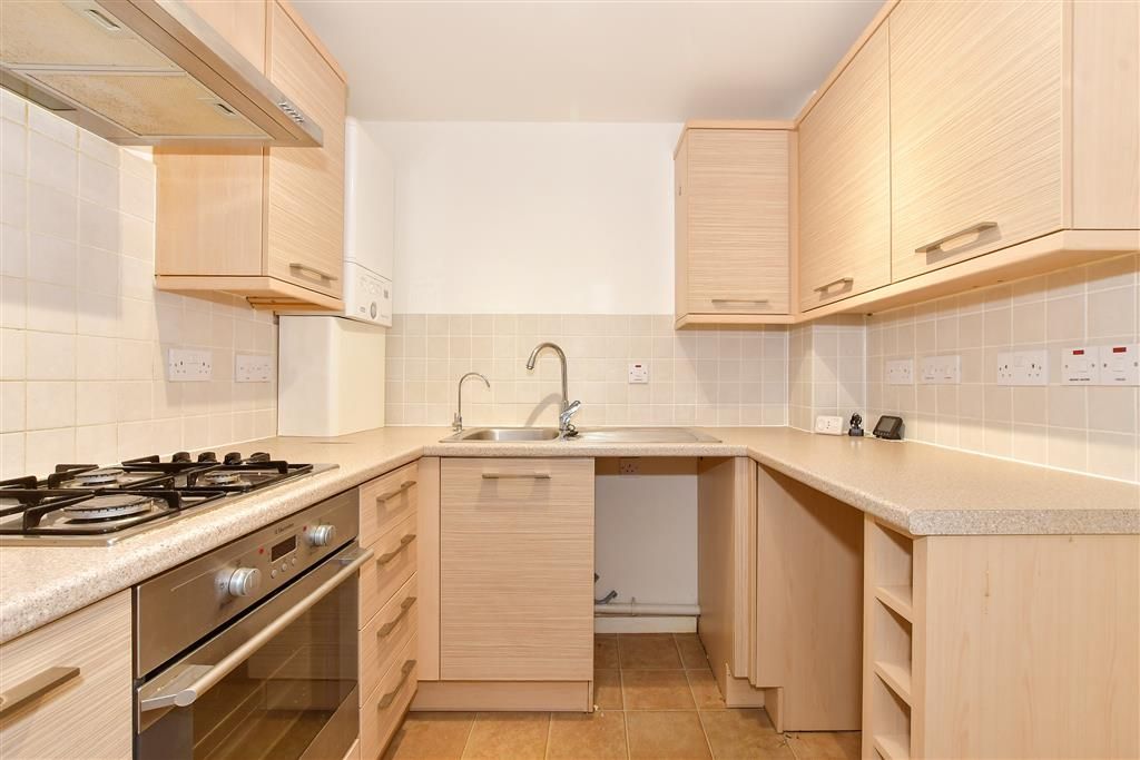 Property photo 3 of 13 Kitchen