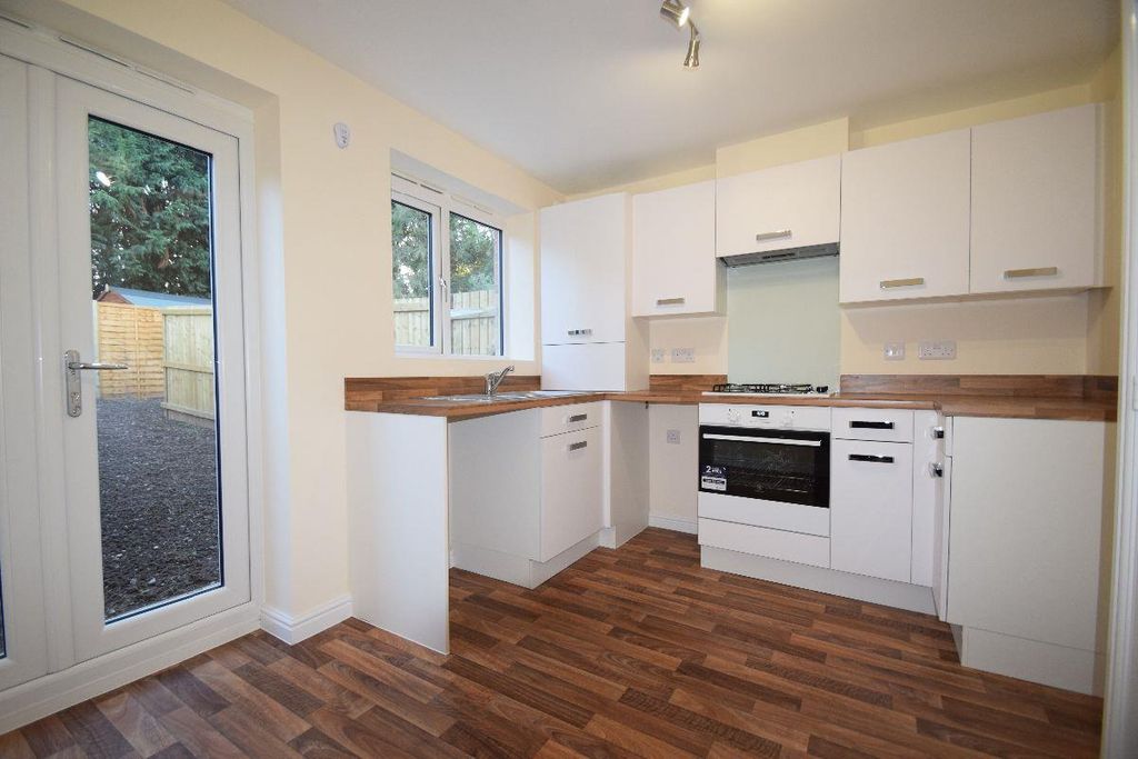 Property photo 3 of 9 Kitchen Diner