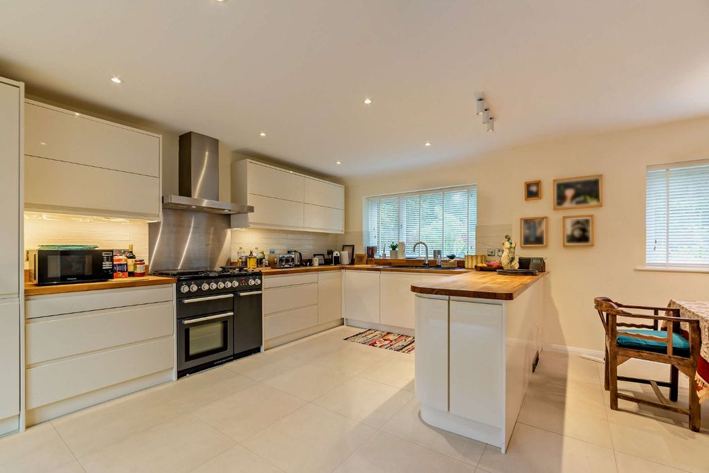 Property photo 3 of 15 Kitchen