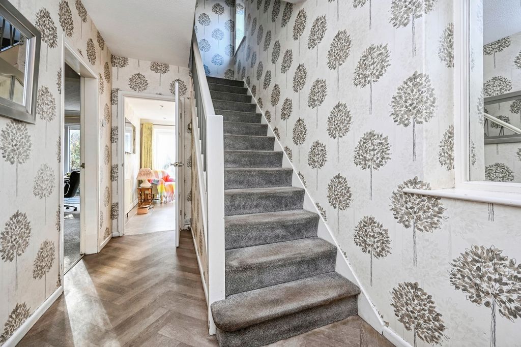 Property photo 2 of 16 Photo