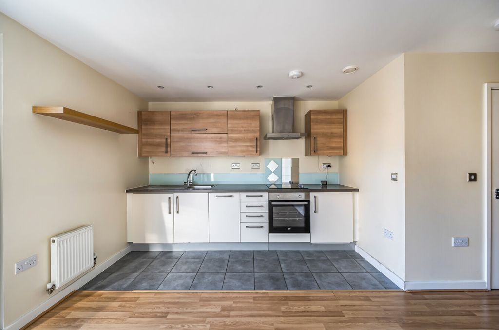 Property photo 3 of 11 1422050-9-69A6B61...