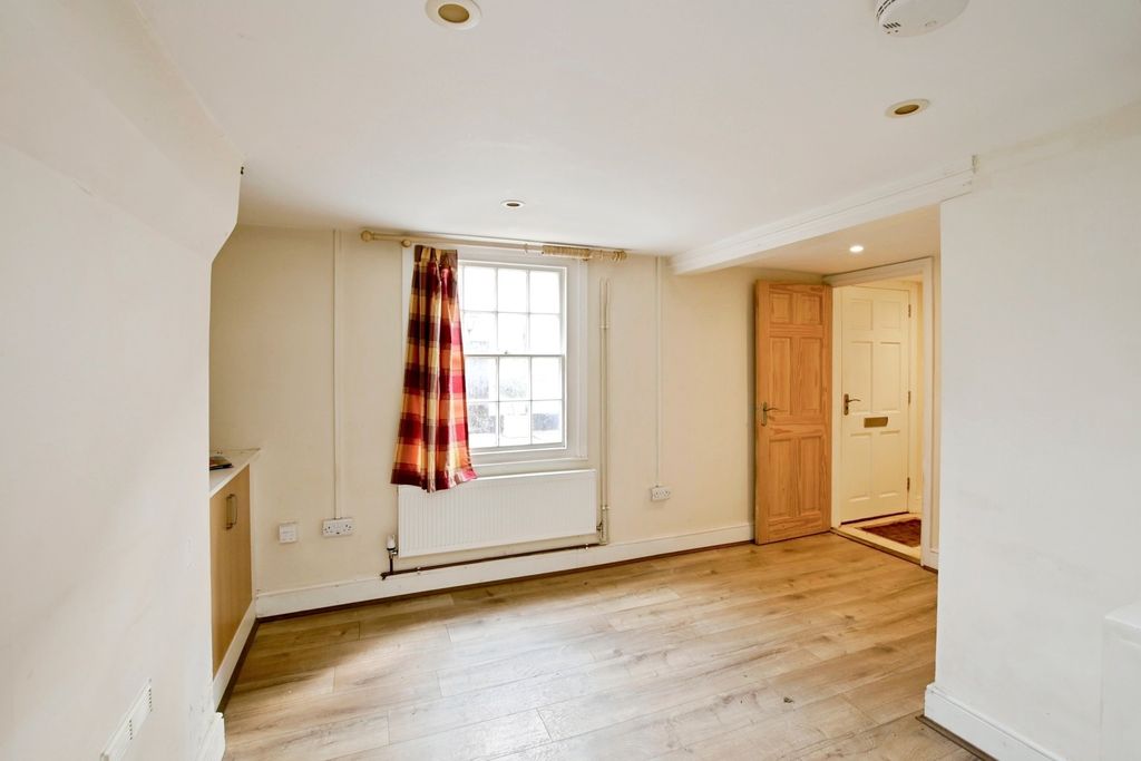 Property photo 3 of 15 Pbox-Img.Jpg